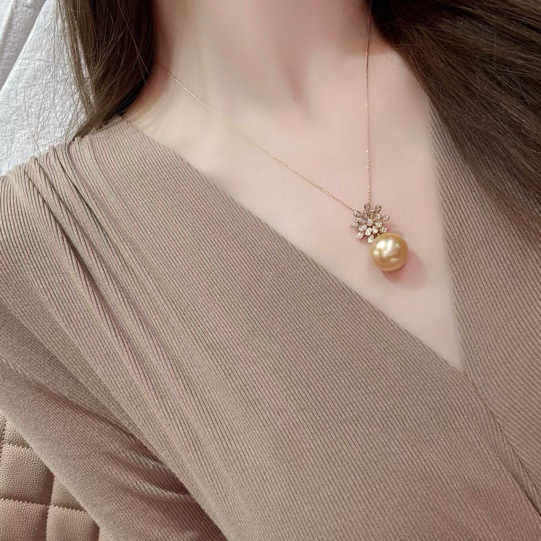 18K Gold Diamond Natural 14.3mm South Sea Golden Pearl Pendant Necklace