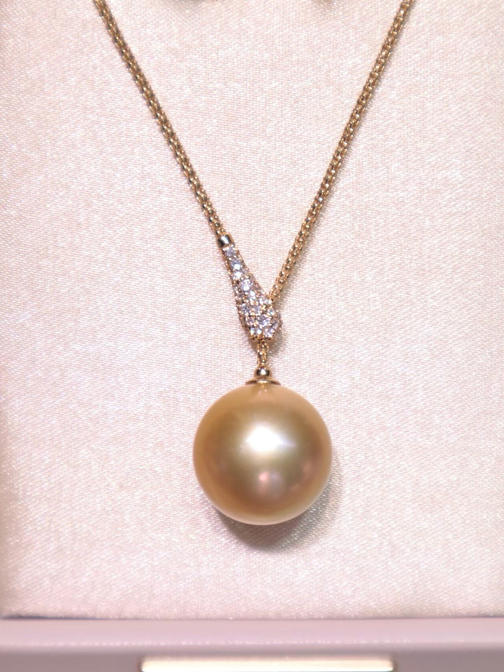 14.1mm Natural South Sea Golden Pearl Pendant Necklace in 18K Gold with Diamond Accents
