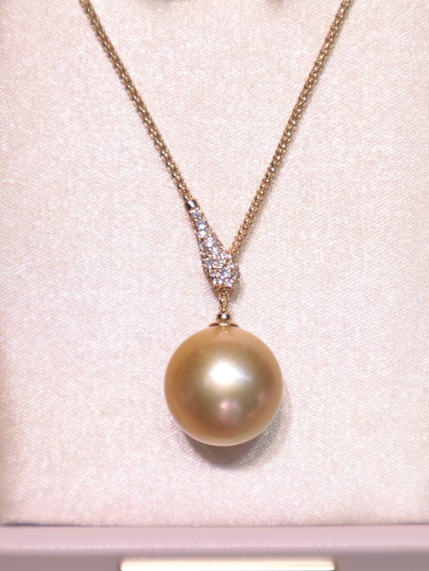 14.1mm Natural South Sea Golden Pearl Pendant Necklace in 18K Gold with Diamond Accents