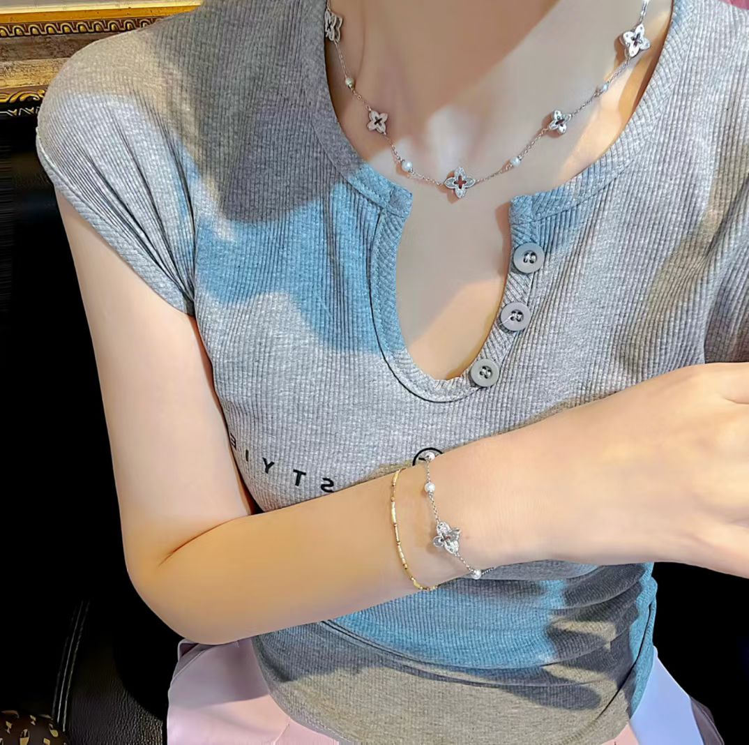 Freshwater Pearl Four-Leaf Clover Necklace