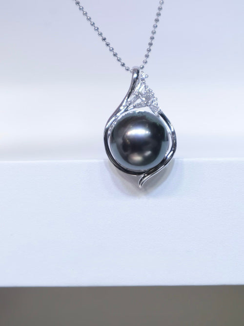 18K White Gold Diamond-Set 12.3mm Tahitian Black Pearl Pendant Necklace