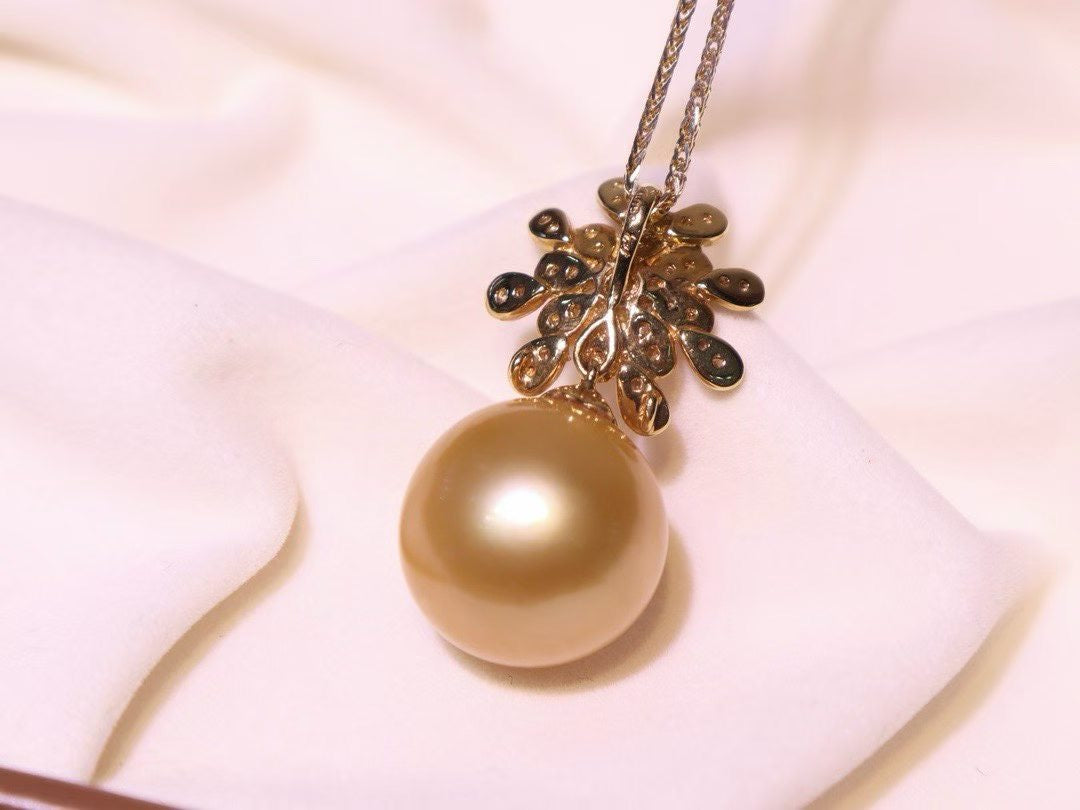 18K Gold Diamond Natural 14.3mm South Sea Golden Pearl Pendant Necklace