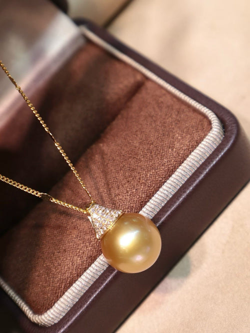 18K Gold Diamond Natural 12.2mm South Sea Golden Pearl Pendant Necklace