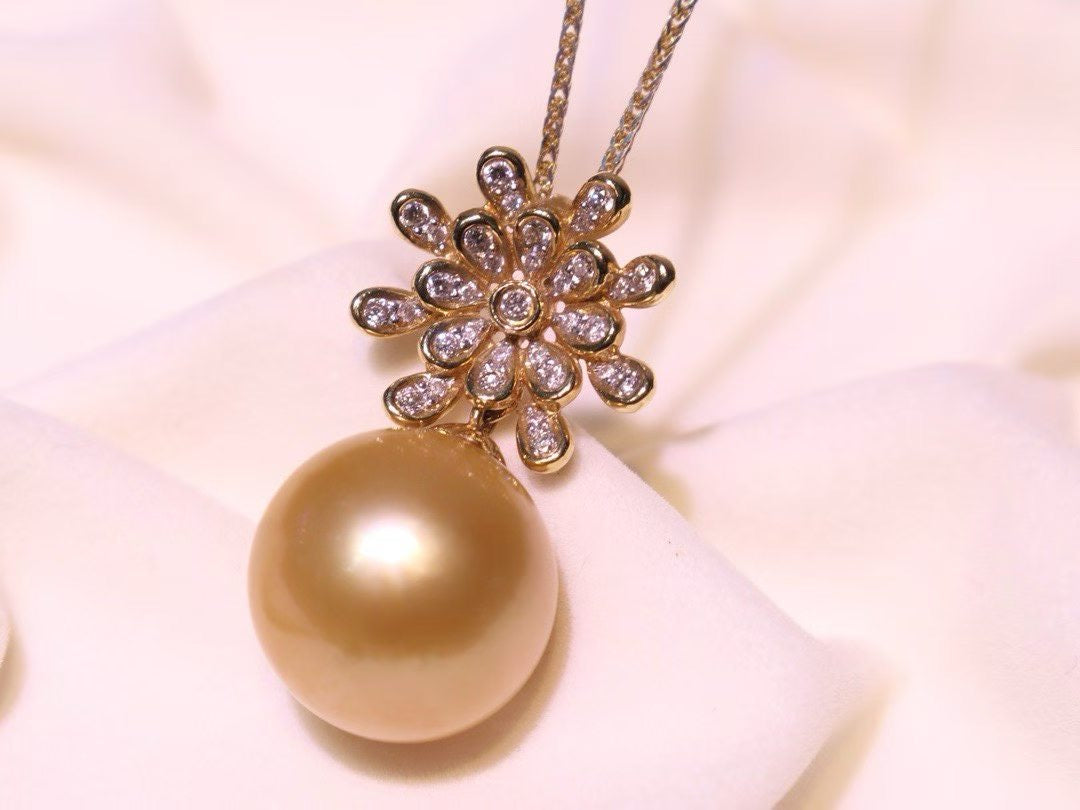 18K Gold Diamond Natural 14.3mm South Sea Golden Pearl Pendant Necklace
