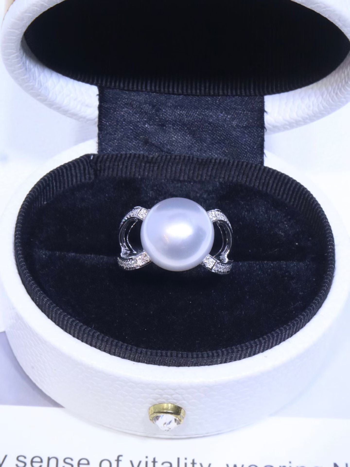 18K White Gold Diamond-Set Australian South Sea Pearl Ring