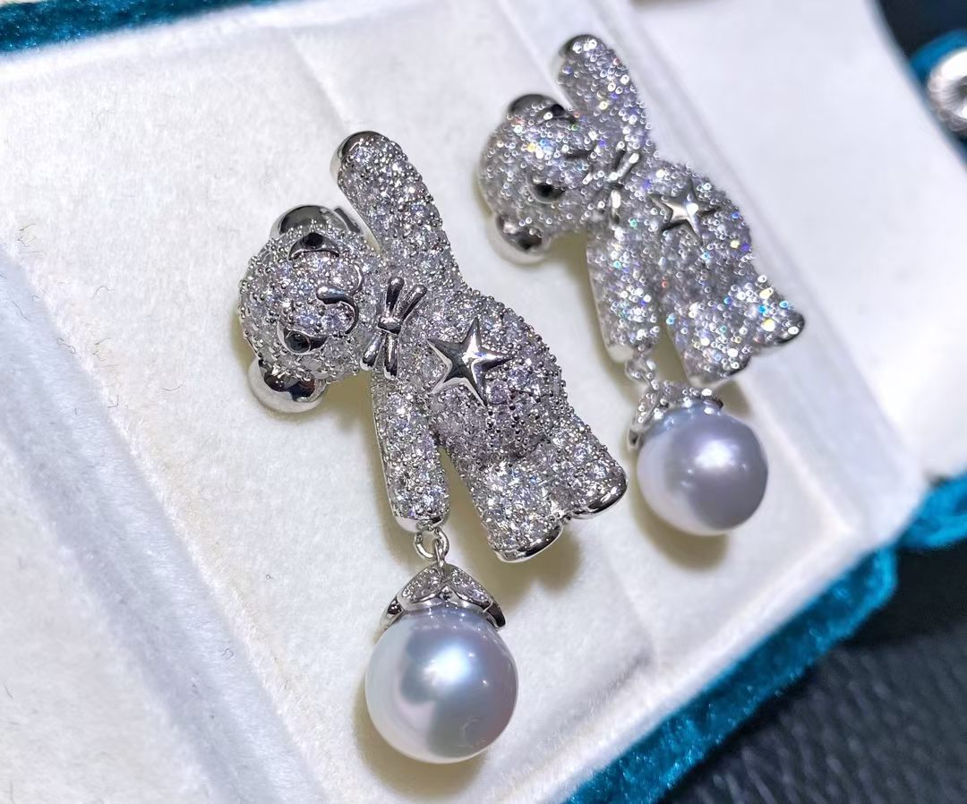 Freshwater Pearl Cute Bear Brooch