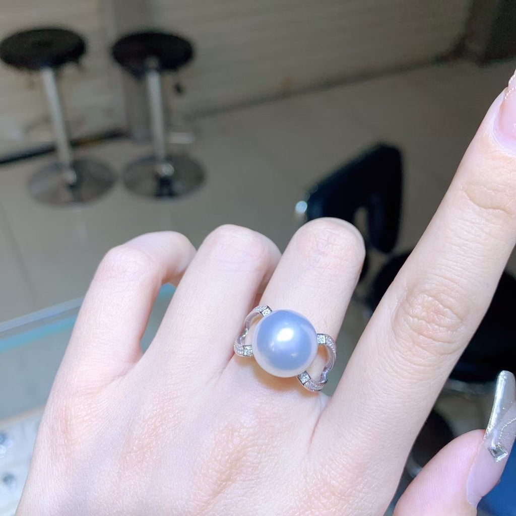 18K White Gold Diamond-Set Australian South Sea Pearl Ring
