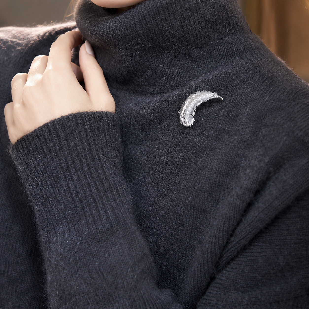 Natural Freshwater Pearl Feather Brooch