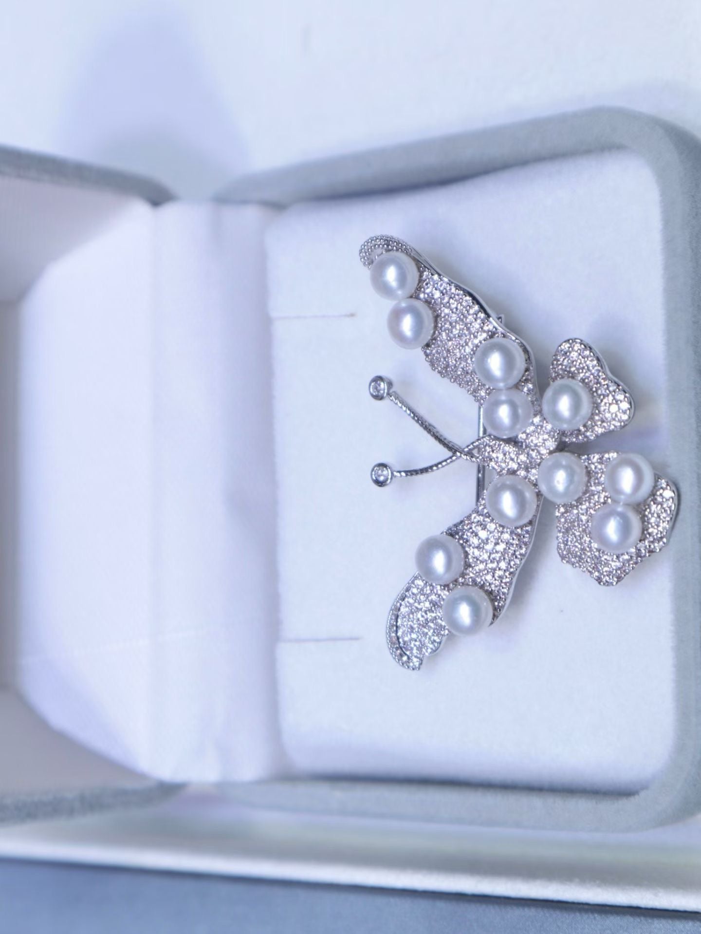 Natural Freshwater Pearl Butterfly Pin Brooch