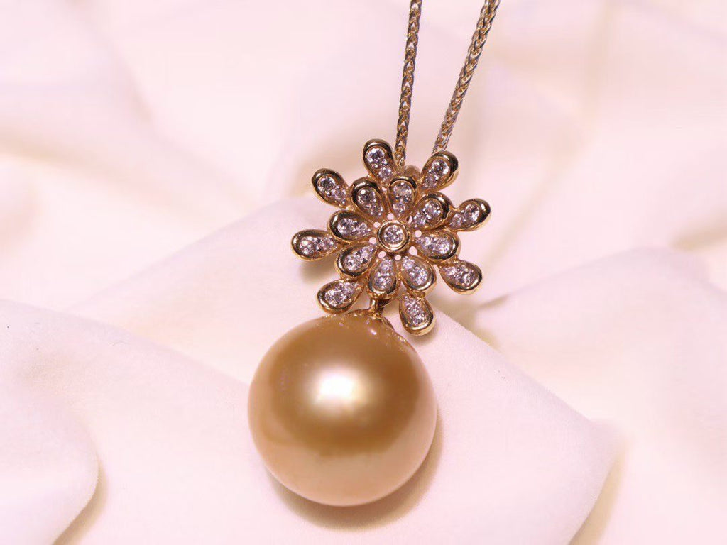 18K Gold Diamond Natural 14.3mm South Sea Golden Pearl Pendant Necklace