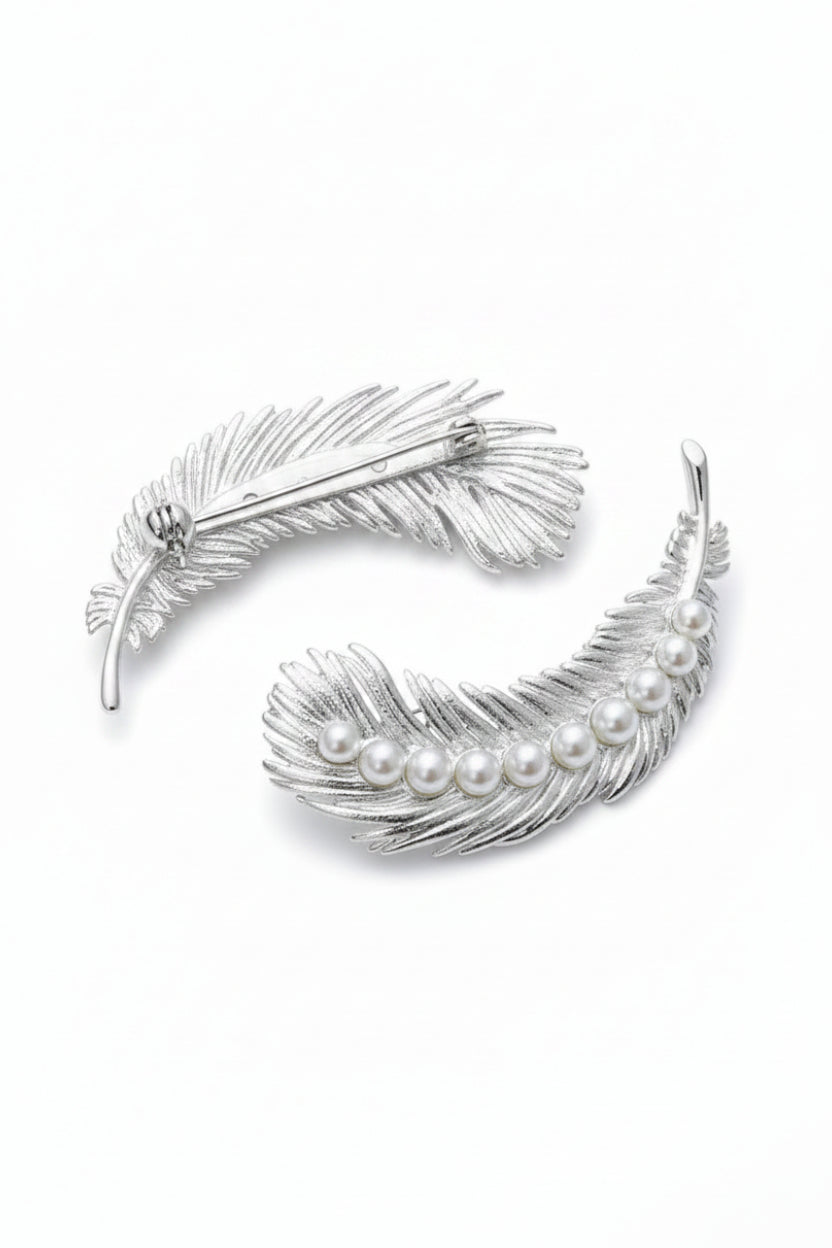 Natural freshwater pearl brooch