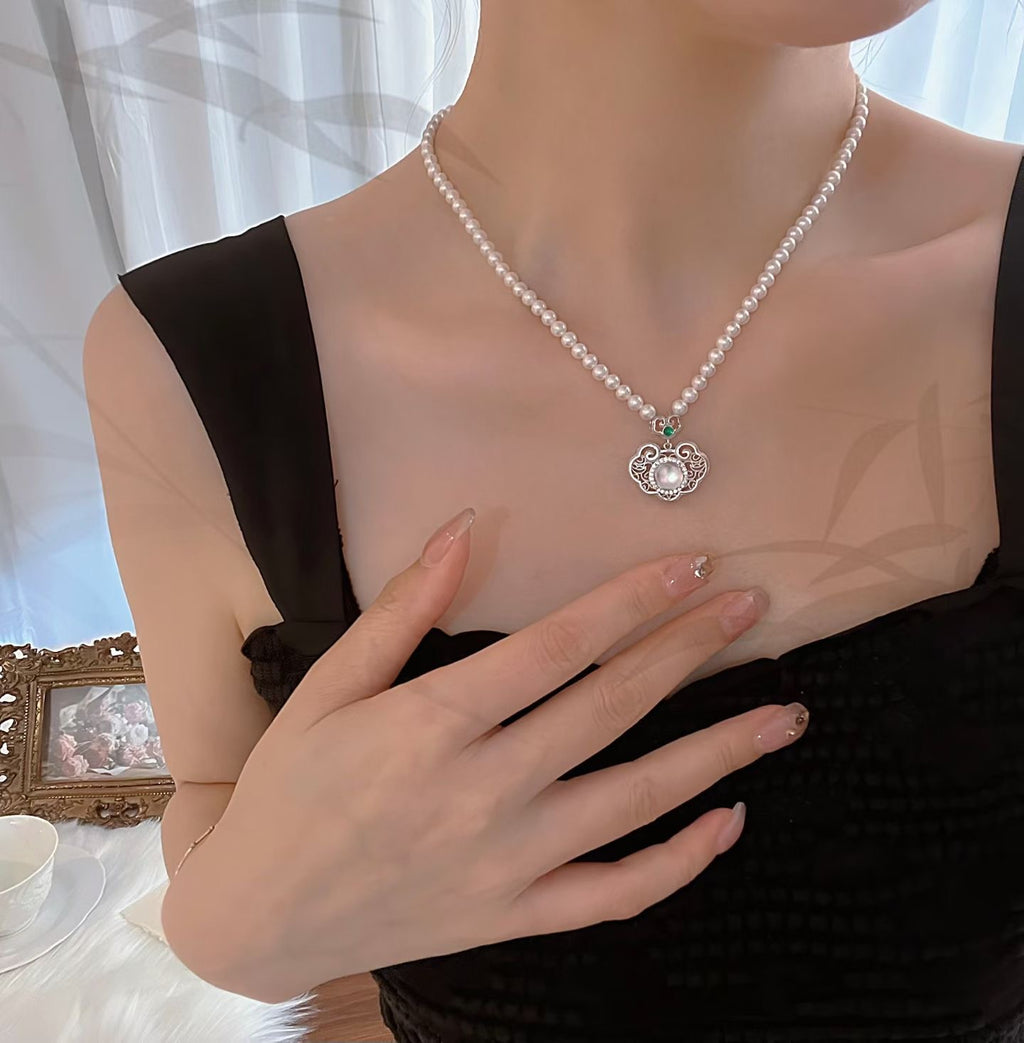 Freshwater Pearl and Water Moss Jade Necklace