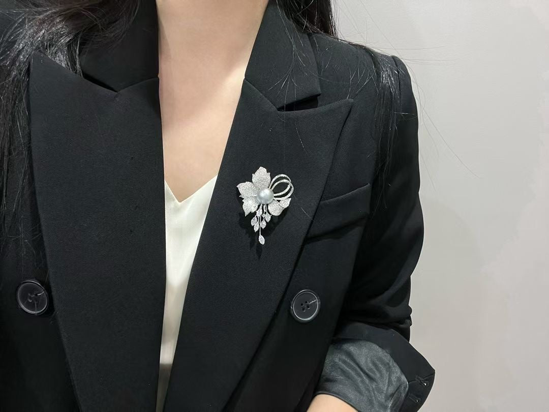 Silver Floral Freshwater Pearl Brooch