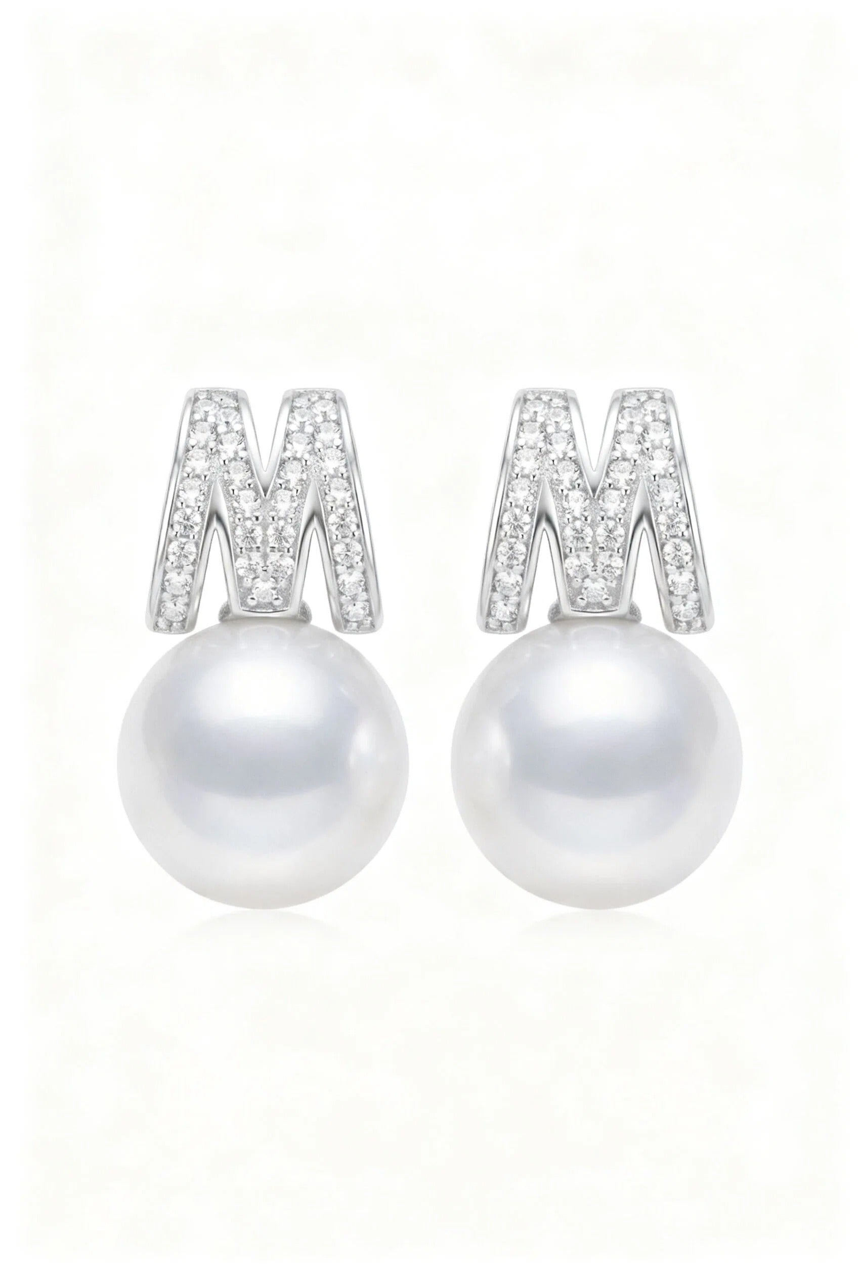 Natural Freshwater Pearl Stud Earrings in S925 Sterling Silver