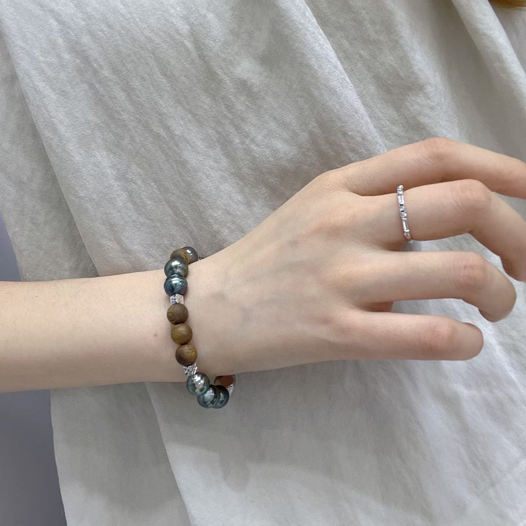 Tahitian Baroque Pearl and Agarwood Bracelet