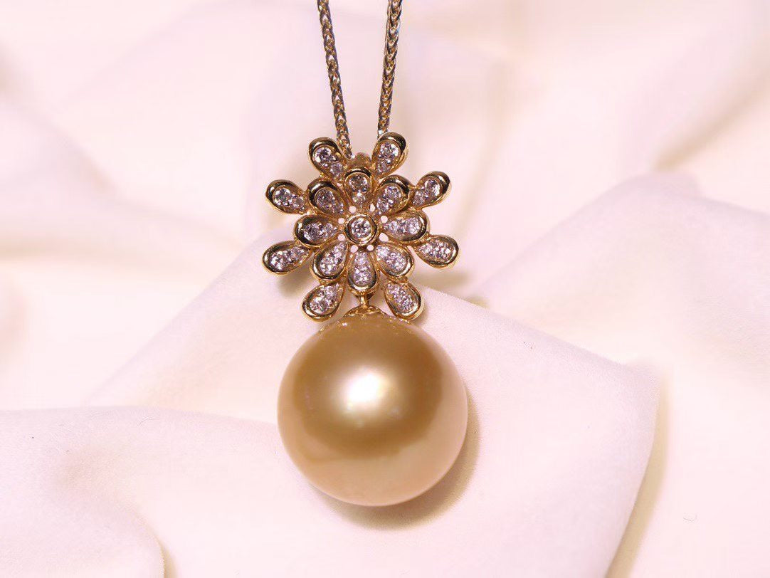 18K Gold Diamond Natural 14.3mm South Sea Golden Pearl Pendant Necklace