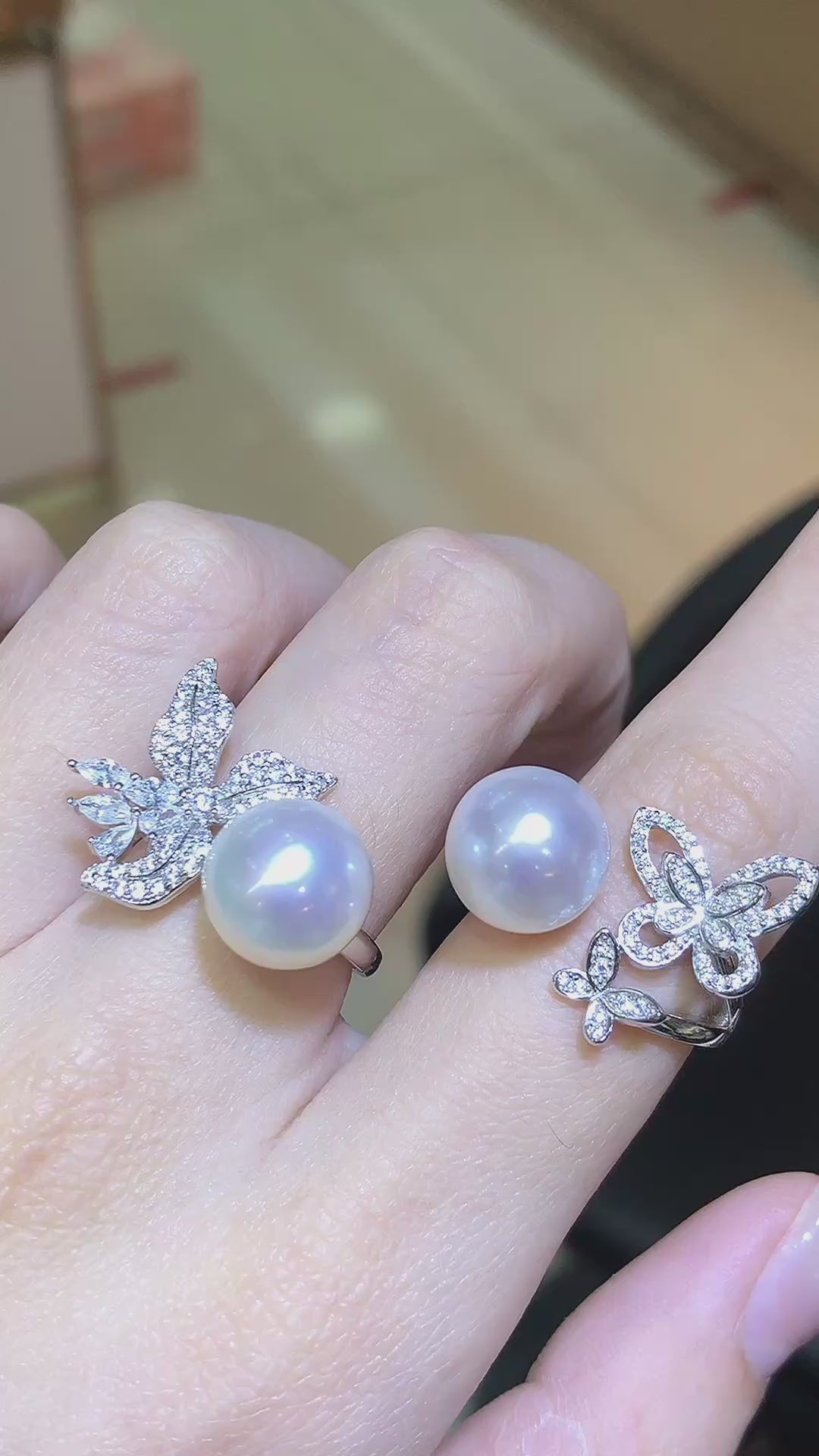 Modern Natural Freshwater Pearl Ring in S925 Sterling Silver